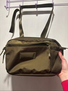 DAGNE DOVER Cairo sling bag